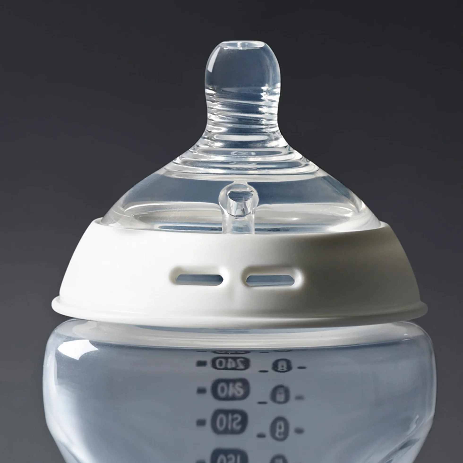 TOMMEE TIPPEE Zestaw 2 smoczków MID FLOW CTN